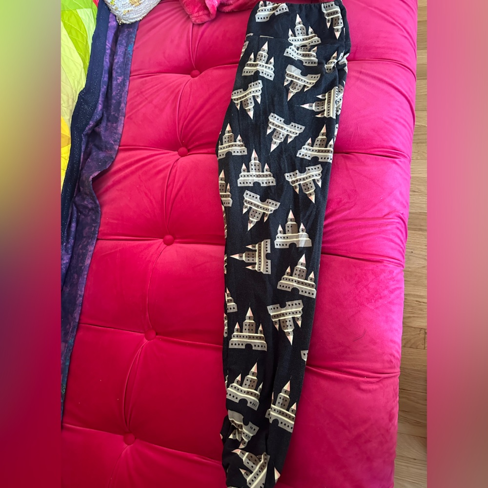 Lula Roe Castle leggings